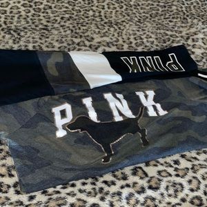 Camo vs pink yoga pants & tee